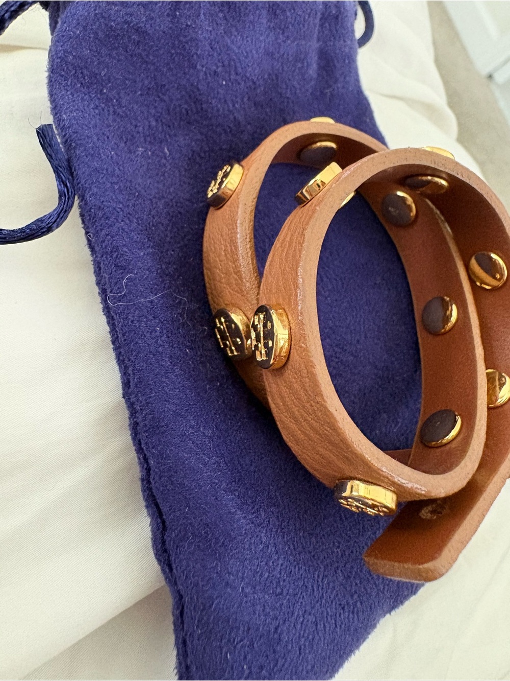 Tory Burch Brown Leather Double Wrap Bracelet with Gold Logo Studs - Picture 4 of 4